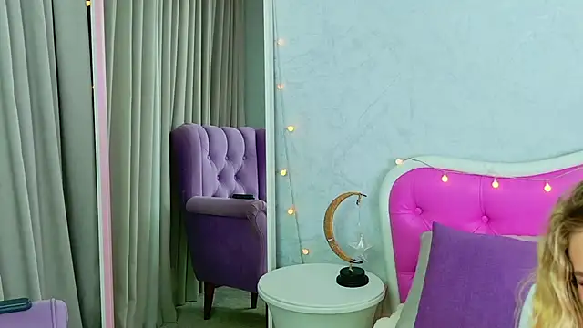 Barbie Kris   online show from December 2025 01:13:01 AM