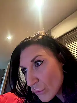 Holyplastic online show from November 2025 01:36:01 AM