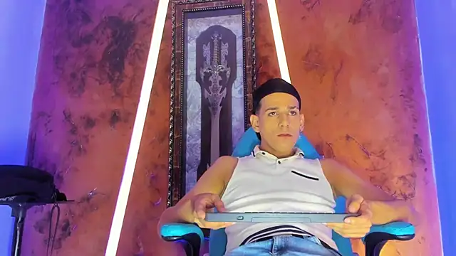 Snapshot of noah_deluxe chatting on October 2025 01:12:01 PM noah deluxe online show from October 2025 01:12:01 PM