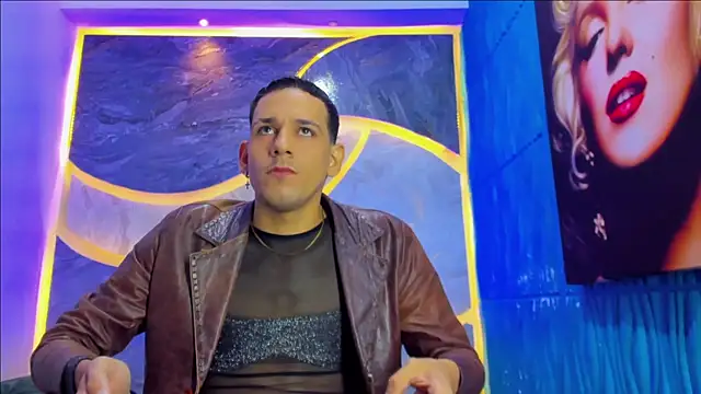 Snapshot of noah_deluxe chatting on November 2025 12:40:02 PM noah deluxe online show from November 2025 12:40:02 PM