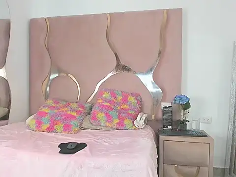 xayaht online show from November 2025 01:03:01 PM