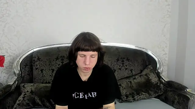 Snapshot of TommyCrown chatting on October 2025 10:27:01 AM TommyCrown online show from October 2025 10:27:01 AM