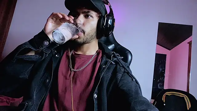 3v1l online show from November 2025 04:12:02 AM