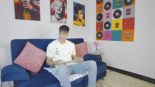 AlessioVitale online show from November 2025 12:15:02 PM