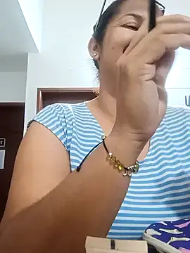 Snapshot of Samaraa_Lee chatting on November 2025 12:26:01 PM Samaraa Lee online show from November 2025 12:26:01 PM