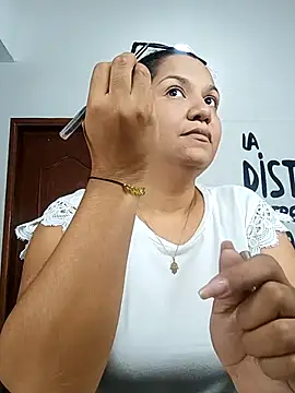 Snapshot of Samaraa_Lee chatting on November 2025 11:43:02 AM Samaraa Lee online show from November 2025 11:43:02 AM