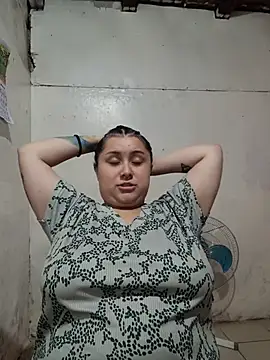 Snapshot of CurvyNoir chatting on June 2026 02:05:02 AM CurvyNoir online show from June 2026 02:05:02 AM