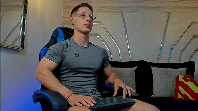 MAXTHOMSON online show from February 2026 12:29:01 AM