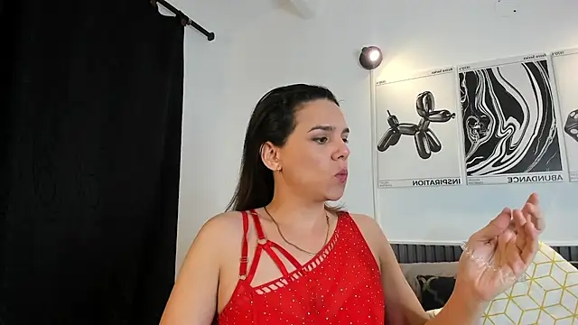 Snapshot of Cloe_Bonne chatting on November 2025 10:12:01 PM Cloe Bonne online show from November 2025 10:12:01 PM