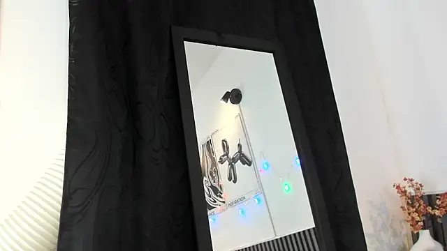 Cloe Bonne online show from December 2025 07:33:02 PM