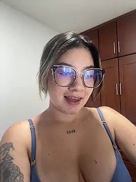 Snapshot of Eve_Miiller chatting on April 2026 05:25:01 AM Eve Miiller online show from April 2026 05:25:01 AM