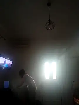 molly qu online show from November 2025 10:49:02 AM