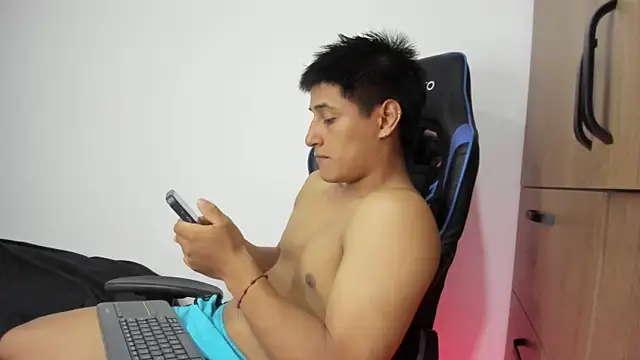 dorman boy online show from November 2025 04:11:01 AM