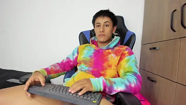 dorman boy online show from November 2025 08:25:02 AM