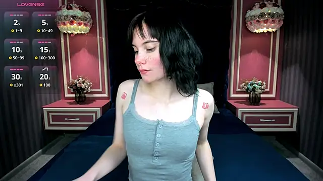 DoseOfDaisy online show from November 2025 12:30:01 PM