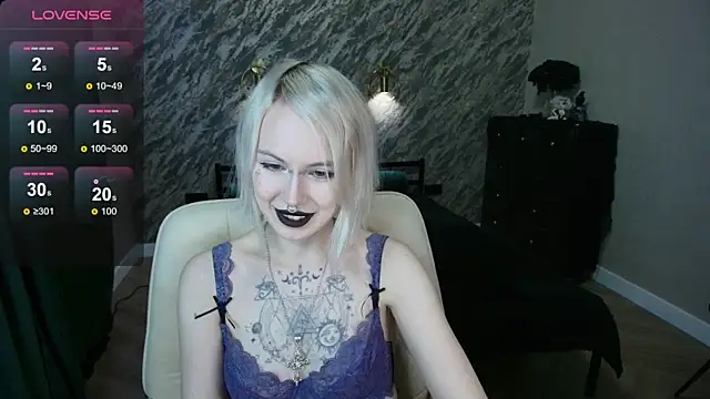 Snapshot of wannafckmonalisa chatting on November 2025 03:17:01 AM wannafckmonalisa online show from November 2025 03:17:01 AM