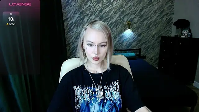 Snapshot of wannafckmonalisa chatting on November 2025 01:11:01 AM wannafckmonalisa online show from November 2025 01:11:01 AM