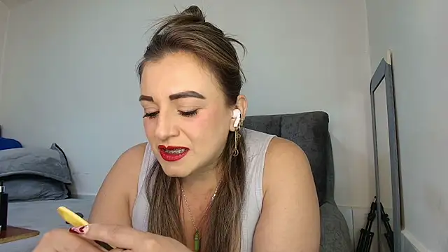 Snapshot of cataleyamyst chatting on April 2026 03:42:01 AM cataleyamyst online show from April 2026 03:42:01 AM