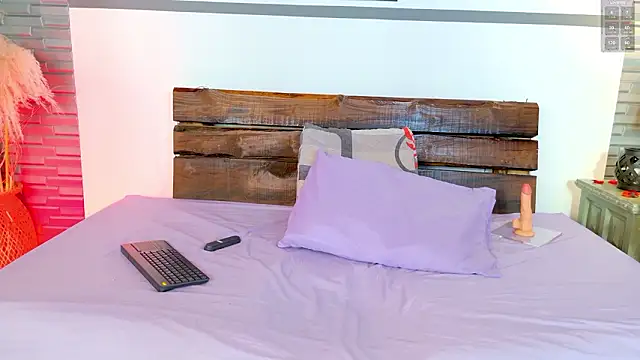 Oriana 03 online show from February 2026 11:44:02 AM