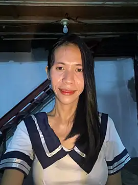 Snapshot of bellaUtops chatting on June 2026 03:17:01 PM bellaUtops online show from June 2026 03:17:01 PM