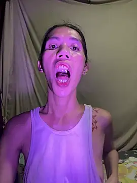 Snapshot of bellaUtops chatting on June 2026 09:37:01 AM bellaUtops online show from June 2026 09:37:01 AM