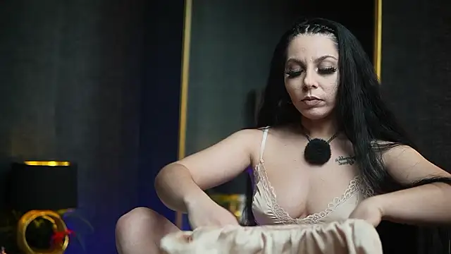 Snapshot of GiaEasyIce chatting on February 2026 11:03:01 PM GiaEasyIce online show from February 2026 11:03:01 PM