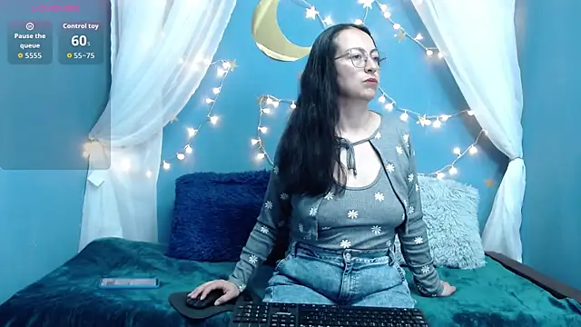 Lauryn Jones online show from January 2026 04:43:01 PM