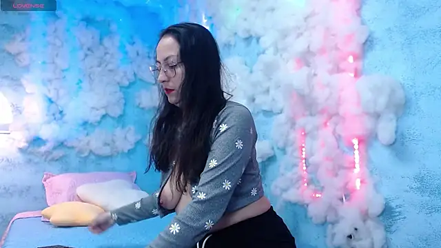 Lauryn Jones online show from February 2026 08:36:02 PM