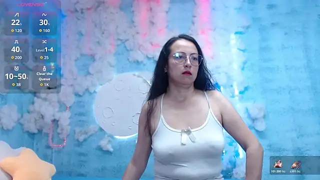 Lauryn Jones online show from February 2026 07:39:01 PM