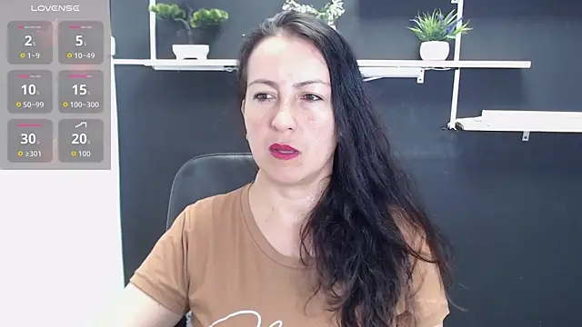 Snapshot of Lauryn_Jones chatting on June 2026 07:14:02 PM Lauryn Jones online show from June 2026 07:14:02 PM