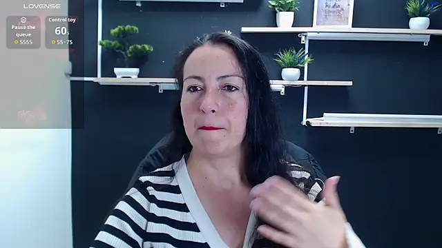Snapshot of Lauryn_Jones chatting on June 2026 07:16:02 PM Lauryn Jones online show from June 2026 07:16:02 PM