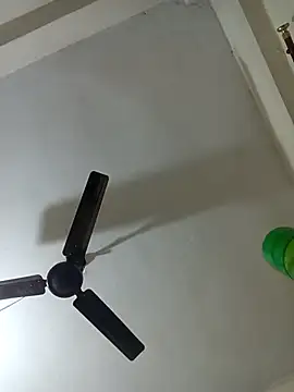 Snapshot of Hot__cute001 chatting on November 2025 05:48:02 PM Hot cute001 online show from November 2025 05:48:02 PM