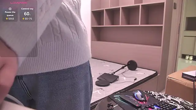 Abby-6 online show from November 2025 03:03:02 PM