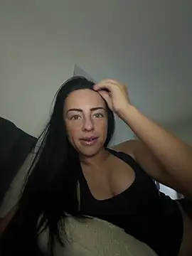 Snapshot of Bethrae25 chatting on February 2026 08:14:02 PM Bethrae25 online show from February 2026 08:14:02 PM