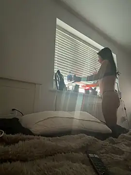 Snapshot of Bethrae25 chatting on February 2026 05:44:02 PM Bethrae25 online show from February 2026 05:44:02 PM