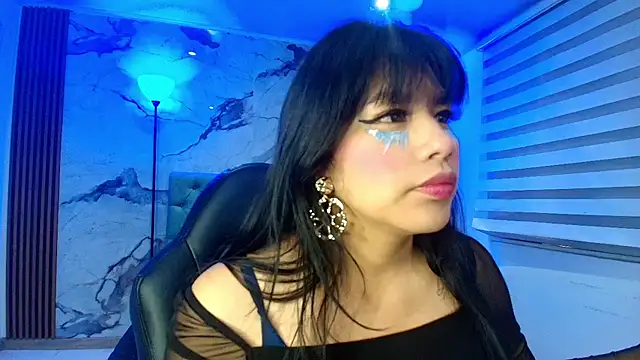 Snapshot of EsmeraldaChantre chatting on November 2025 11:31:01 AM EsmeraldaChantre online show from November 2025 11:31:01 AM