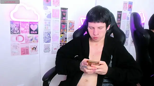 CutieKai  online show from April 2026 10:03:01 PM