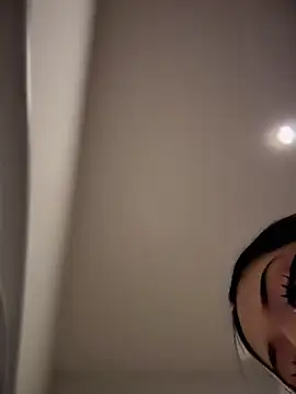 JIORYOvO online show from April 2026 05:43:01 AM