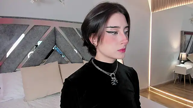 EmmaCollins    online show from November 2025 12:16:02 PM