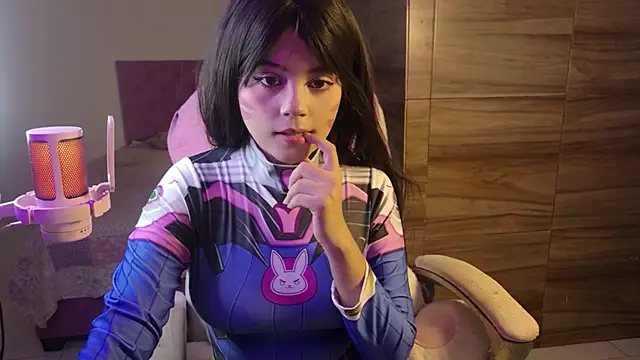 Snapshot of EmillieX chatting on November 2025 11:26:01 PM EmillieX online show from November 2025 11:26:01 PM