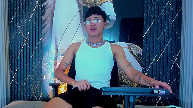 Snapshot of Yilmer_hot chatting on November 2025 07:00:01 AM Yilmer hot online show from November 2025 07:00:01 AM