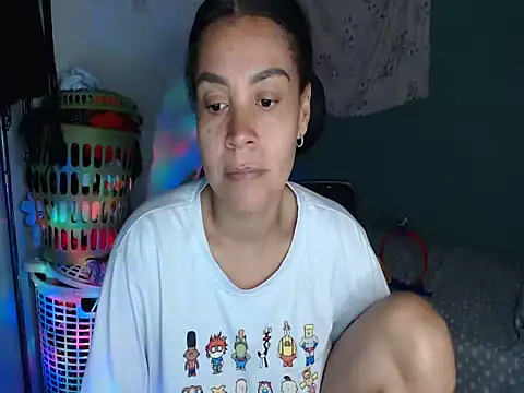 Snapshot of shayna_cute chatting on June 2026 02:28:01 AM shayna cute online show from June 2026 02:28:01 AM