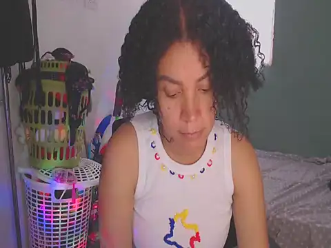 Snapshot of shayna_cute chatting on July 2026 10:27:02 PM shayna cute online show from July 2026 10:27:02 PM