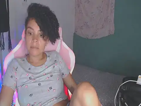 Snapshot of shayna_cute chatting on July 2026 11:50:02 PM shayna cute online show from July 2026 11:50:02 PM