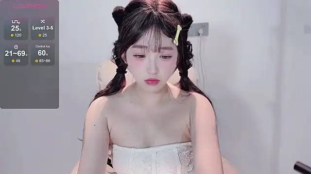 Yaiyigirl online show from November 2025 12:37:01 PM