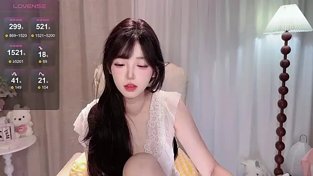Snapshot of Yaiyigirl chatting on May 2026 04:04:01 PM Yaiyigirl online show from May 2026 04:04:01 PM