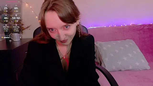 Snapshot of TinyMuse_ chatting on November 2025 06:23:02 PM TinyMuse online show from November 2025 06:23:02 PM