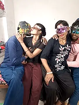 Real-Family online show from December 2025 05:19:02 PM