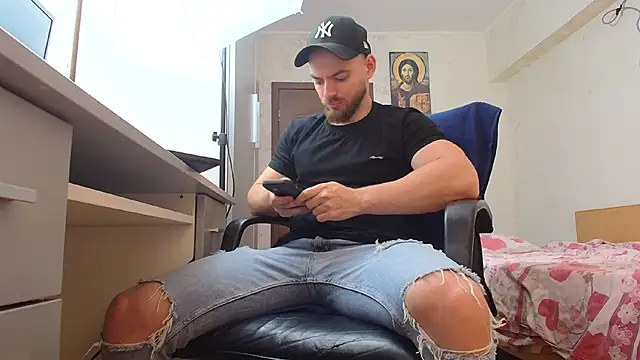 Snapshot of Ryanstone_ chatting on June 2026 04:26:02 AM Ryanstone online show from June 2026 04:26:02 AM