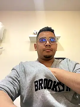 Dante Valcur online show from November 2025 02:18:01 PM